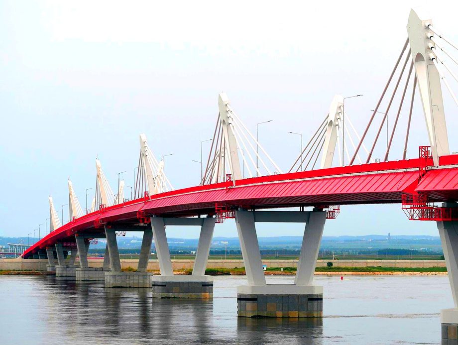 Вантовые пилоны пограничного моста